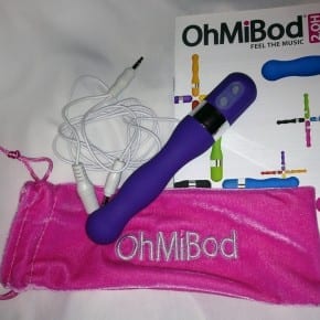 The OhMiBod Naughibod comes with travel bag, vibe and connector to music device and headphones.